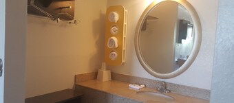 Motel 6 Columbus, OH - OSU
