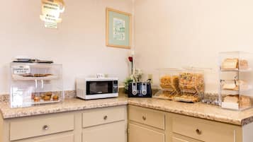 Free daily continental breakfast