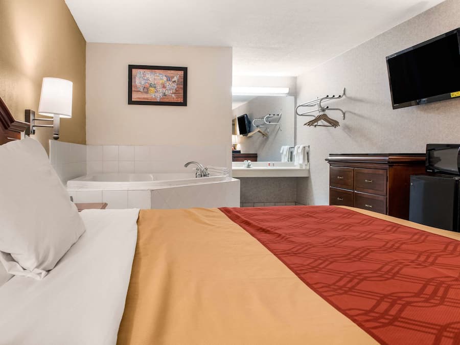 Desk, blackout drapes, free WiFi, bed sheets