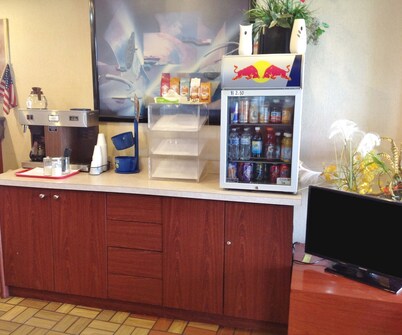 Americas Best Inn Warren