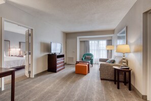Suite, 2 Tempat Tidur Queen, Bebas Asap Rokok, 2 kamar mandi (2 Bedroom) | Area keluarga | TV layar datar dan film berbayar