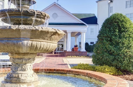Fountain. Homewood Suites by Hilton Olmsted Village (near Pinehurst)