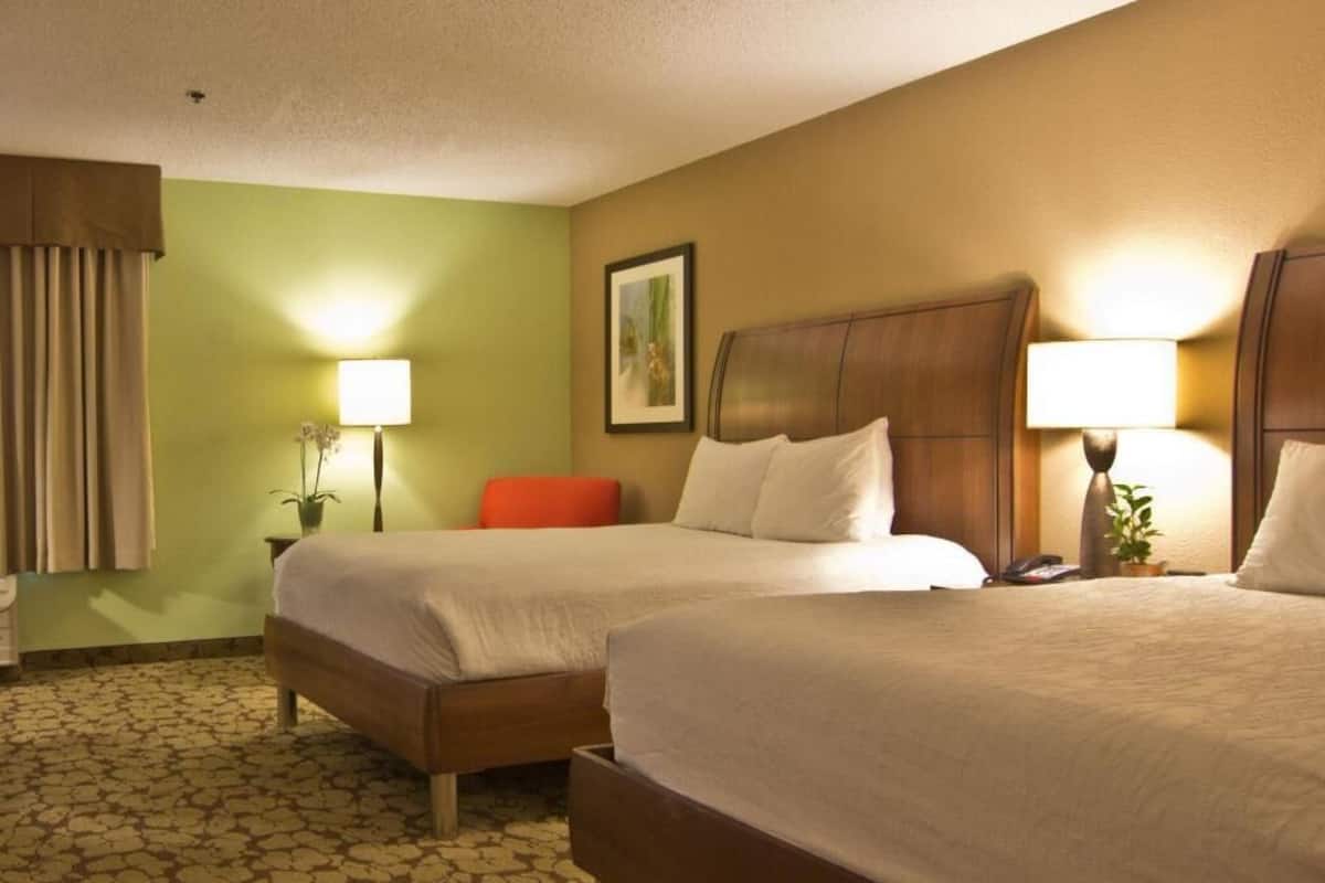 Bureau, espace de travail pour ordinateurs portables