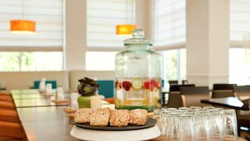 Daily cooked-to-order breakfast for a fee