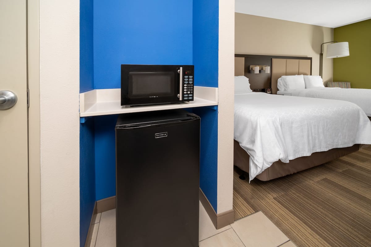 Standard Room, 2 Queen Beds, Accessible (Communication)