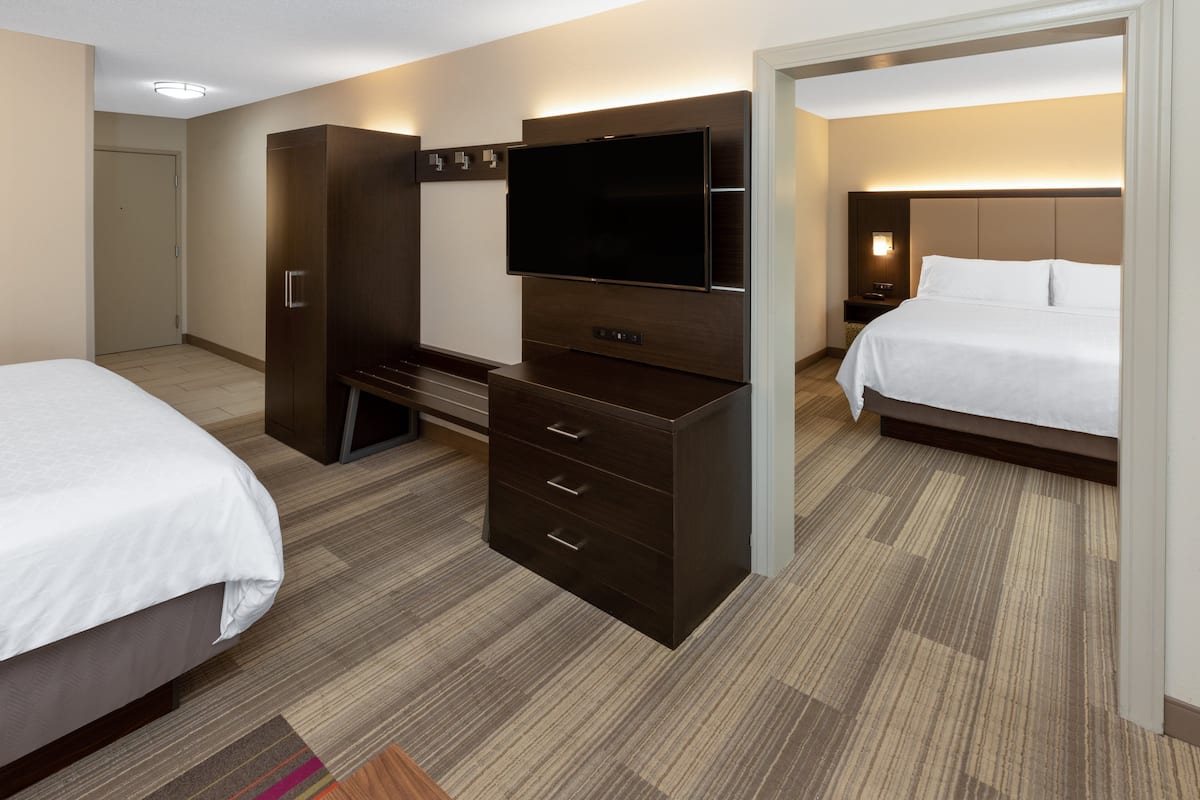 Suite, Multiple Beds | Room amenity