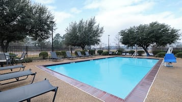 Piscina stagionale all'aperto