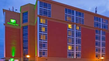 Fassade der Unterkunft – Abend/Nacht