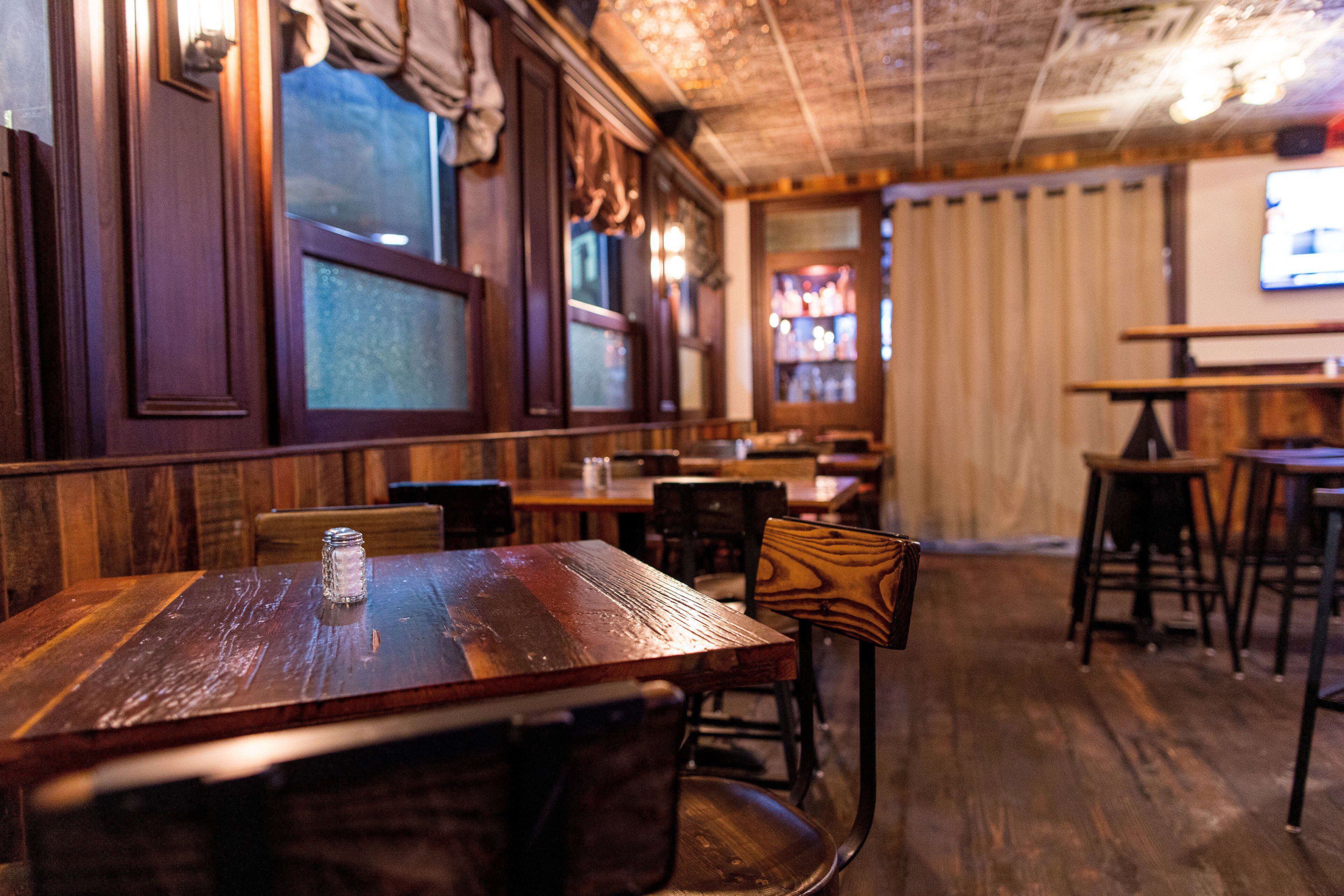 breakfast, lunch, dinner served; american cuisine, al fresco dining