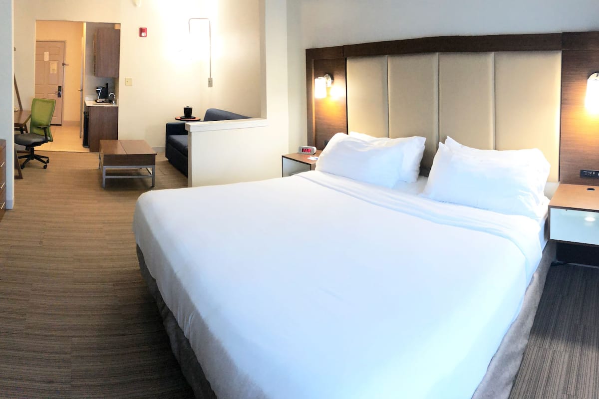1 Schlafzimmer, Zimmersafe, Schreibtisch, schallisolierte Zimmer