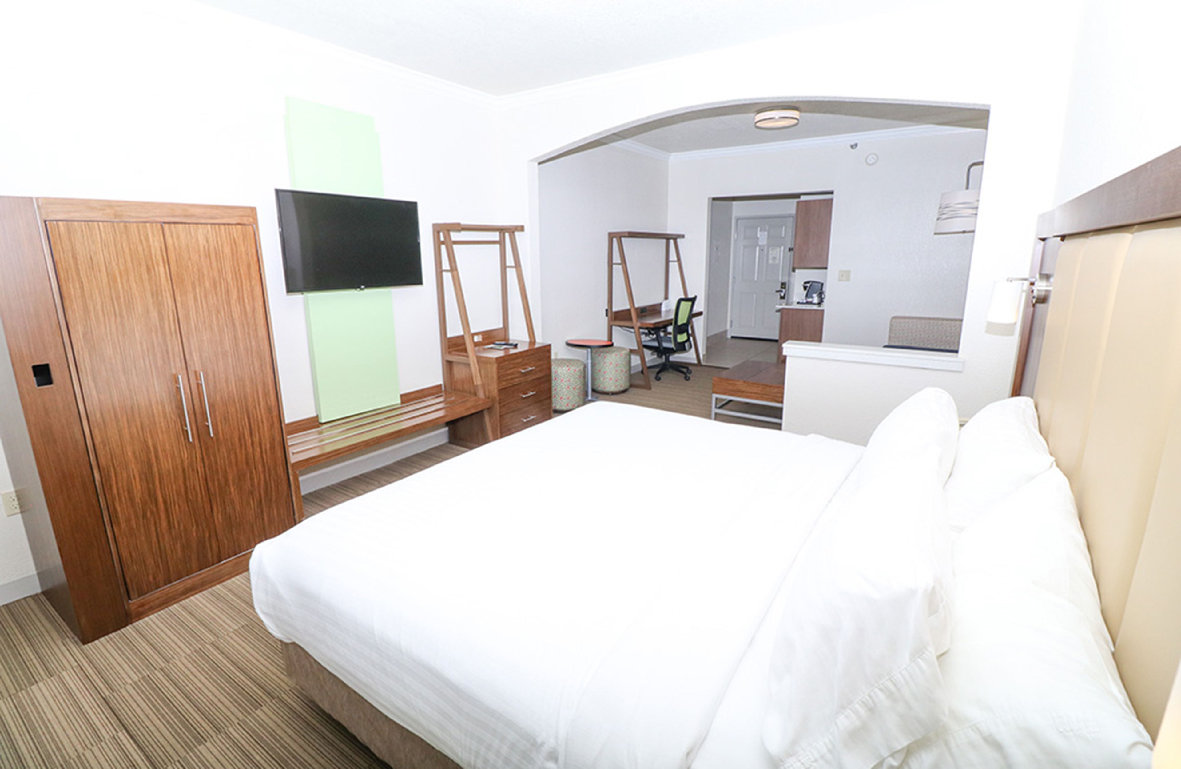 suite, multiple beds | 1 bedroom, in-room safe, desk, soundproofing