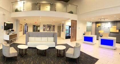 Holiday Inn Express Hotel & Suites Greenville by IHG