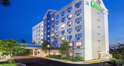 Holiday Inn Express Hauppauge, an IHG Hotel