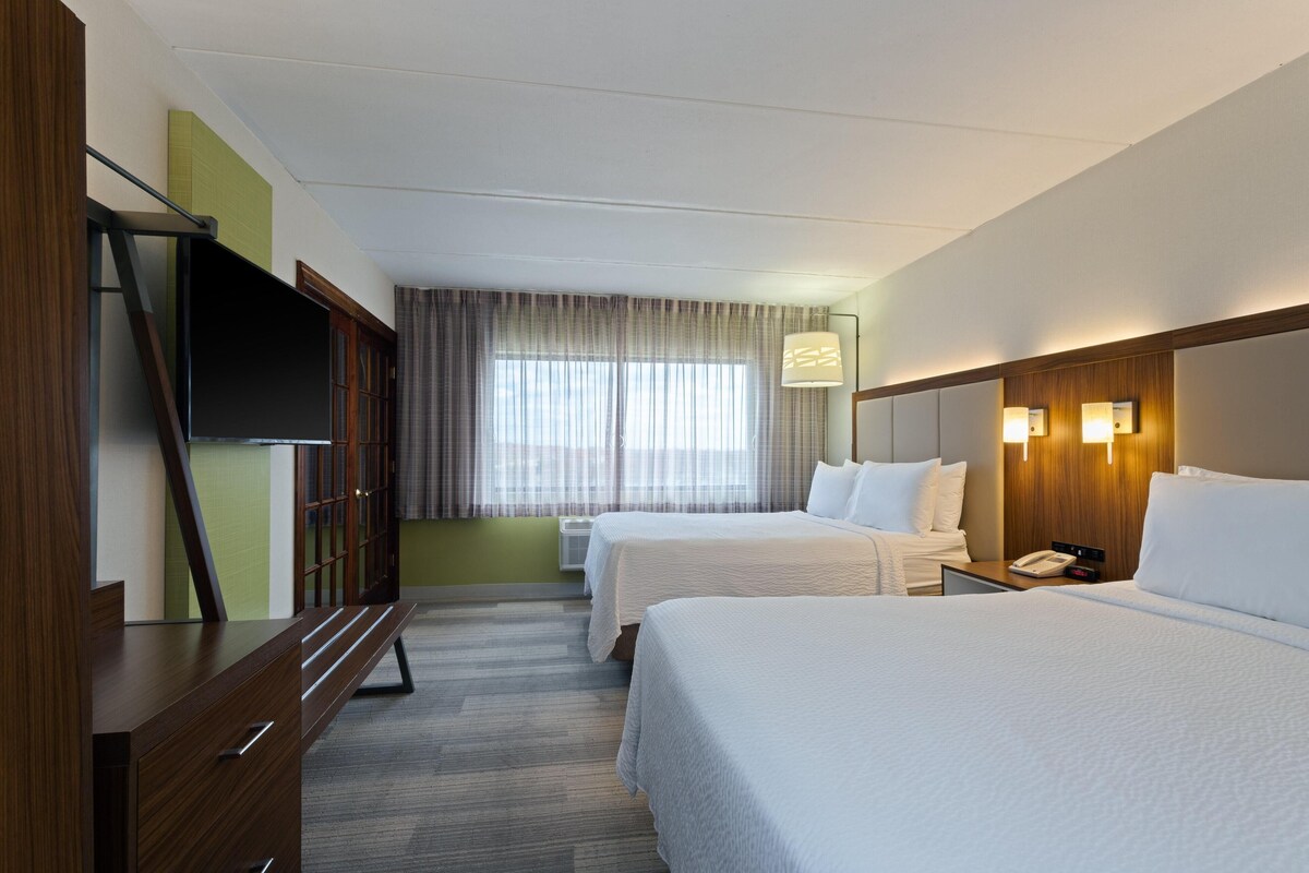 In-room safe, desk, laptop workspace, blackout curtains