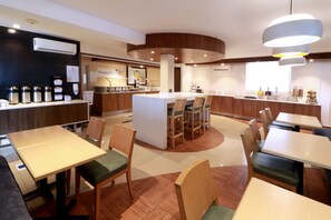 Déjeuner continental gratuit tous les jours