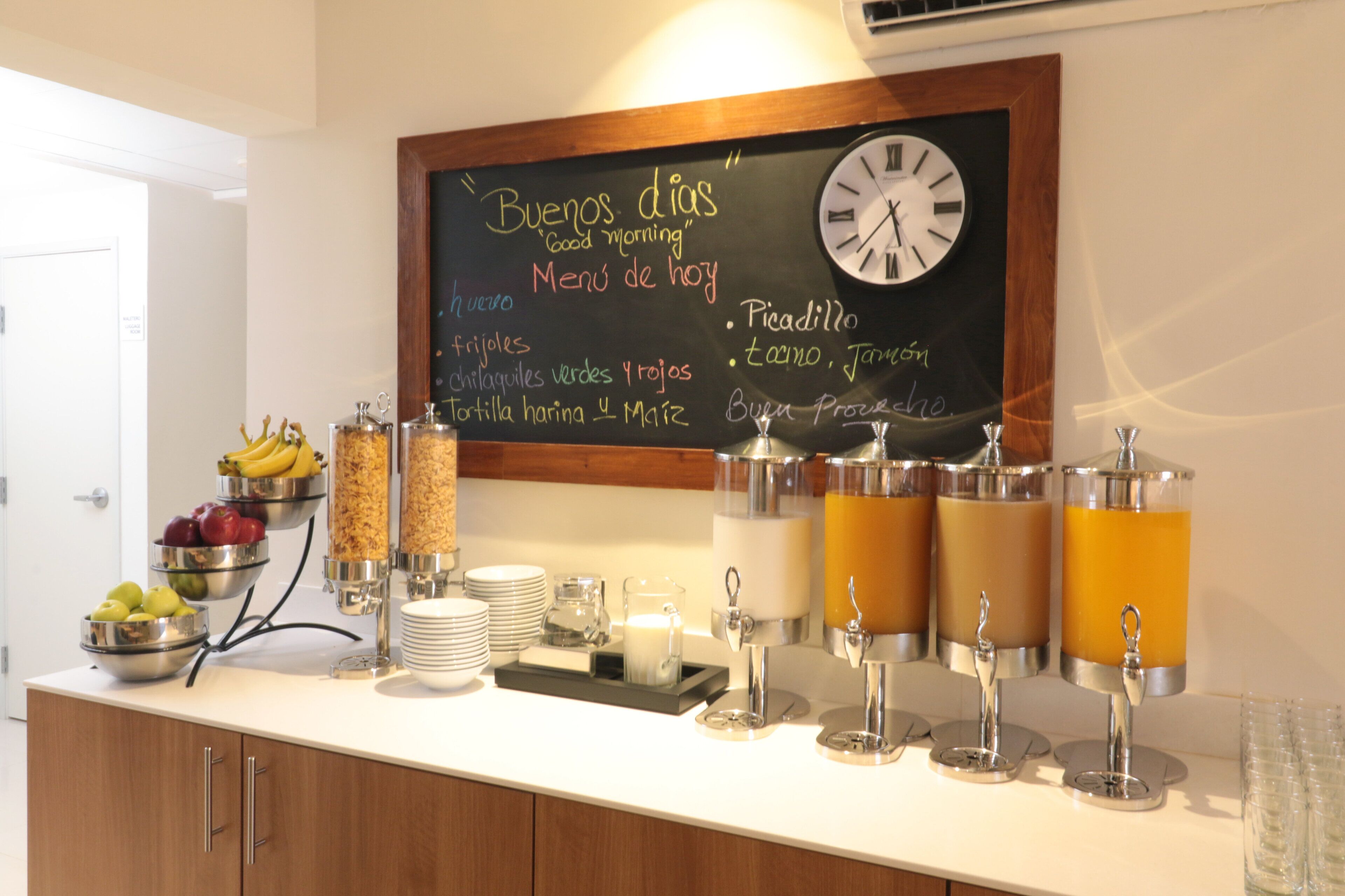 Free daily continental breakfast 