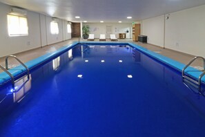 Una piscina cubierta
