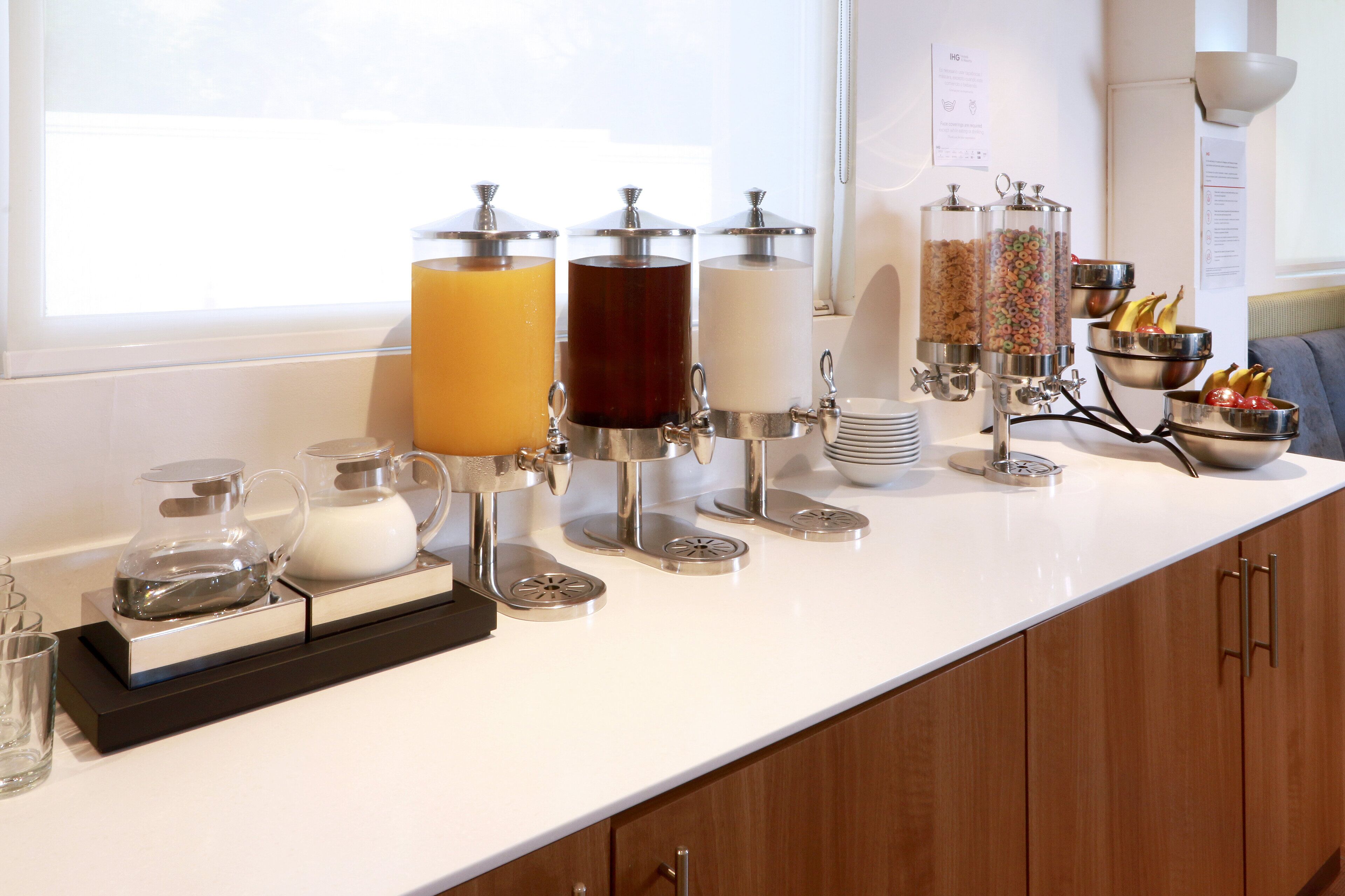 free daily continental breakfast