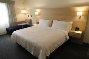 Premium bedding, minibar, in-room safe, desk - Holiday Inn Express Piedras Negras by IHG (Piedras Negras)