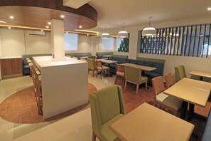 Free daily continental breakfast  - Holiday Inn Express Piedras Negras by IHG (Piedras Negras)