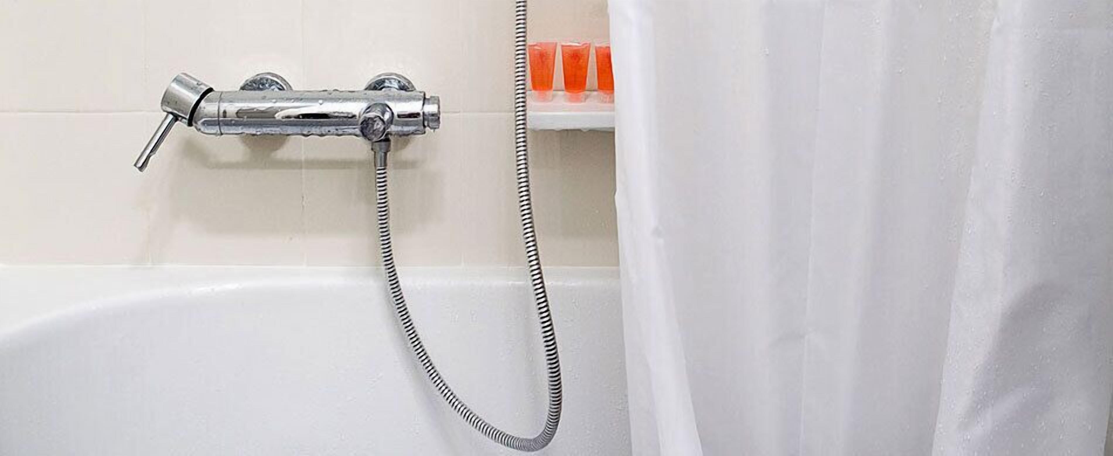 triple room | deep-soaking bathtub