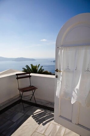 Balcony - Pantheon Villas (Santorini)