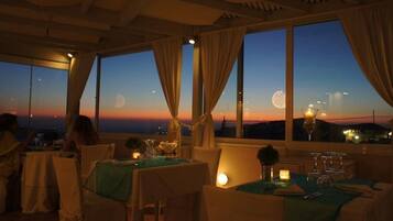 Dinner served, international cuisine, pool views