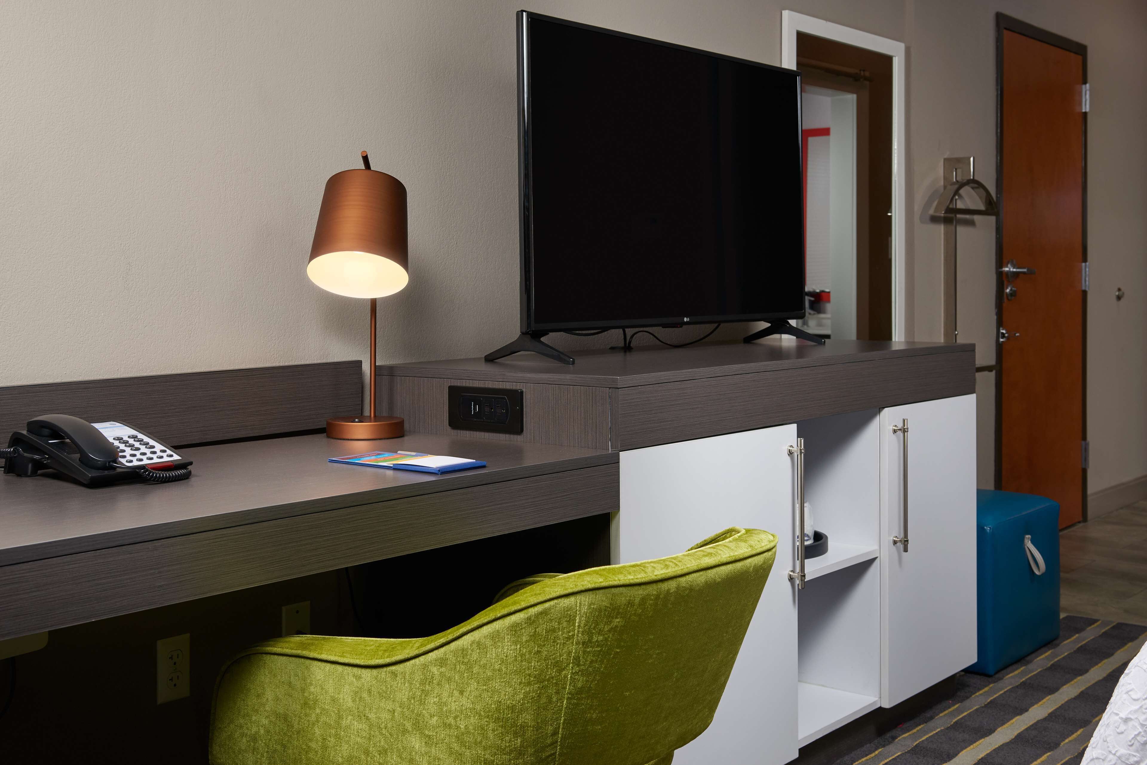 room, 1 king bed, accessible, non smoking | blackout curtains, iron/ironing board, free cots/infant beds, free wifi