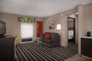 Cortinas blackout, tabla de planchar con plancha y cunas gratuitas 