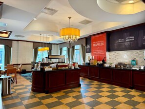 Free daily buffet breakfast - Hampton Inn Alexandria-Old Town/King St. Metro (Alexandria)