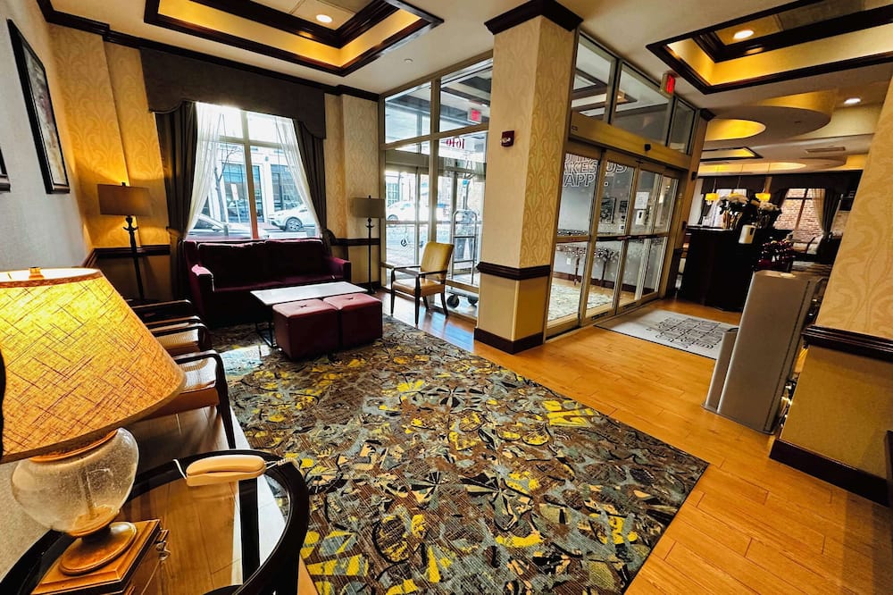 Hampton Inn Alexandria-Old Town/King St. Metro