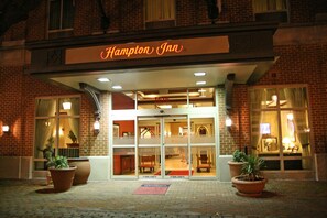 Exterior - Hampton Inn Alexandria-Old Town/King St. Metro (Alexandria)