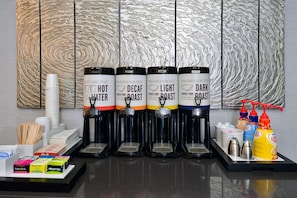 Petit déjeuner buffet compris tous les jours