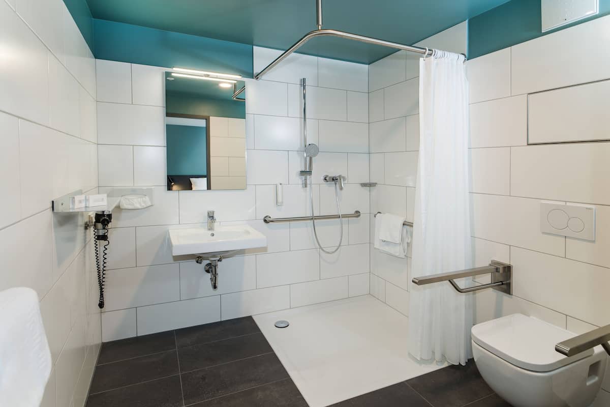 desk, soundproofing, iron/ironing board, free wifi