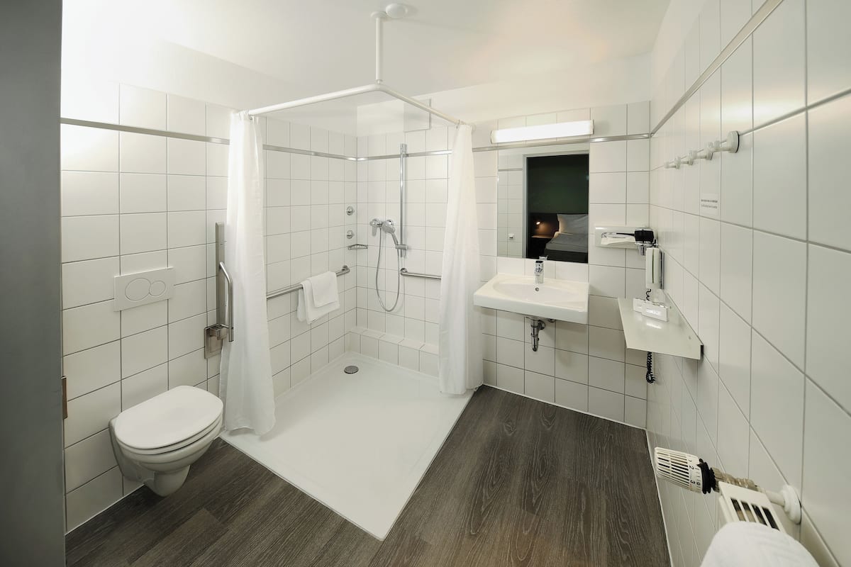 double room | bathroom | shower, hair dryer, towels
