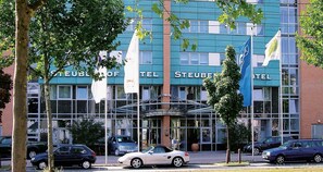 Self parking (EUR 9.00 per day)
