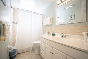 Bathroom - Carriage House Resort Motel (Deerfield Beach)