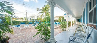 Carriage House Resort Motel