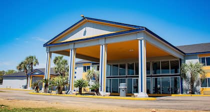 Super 8 by Wyndham Biloxi at the Beach