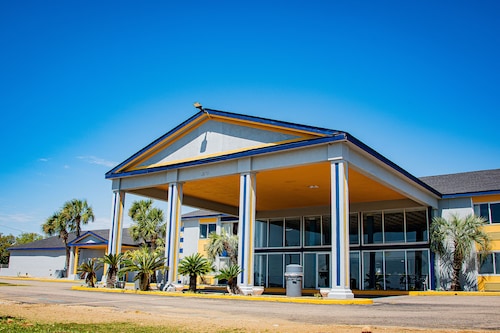 Super 8 by Wyndham Biloxi