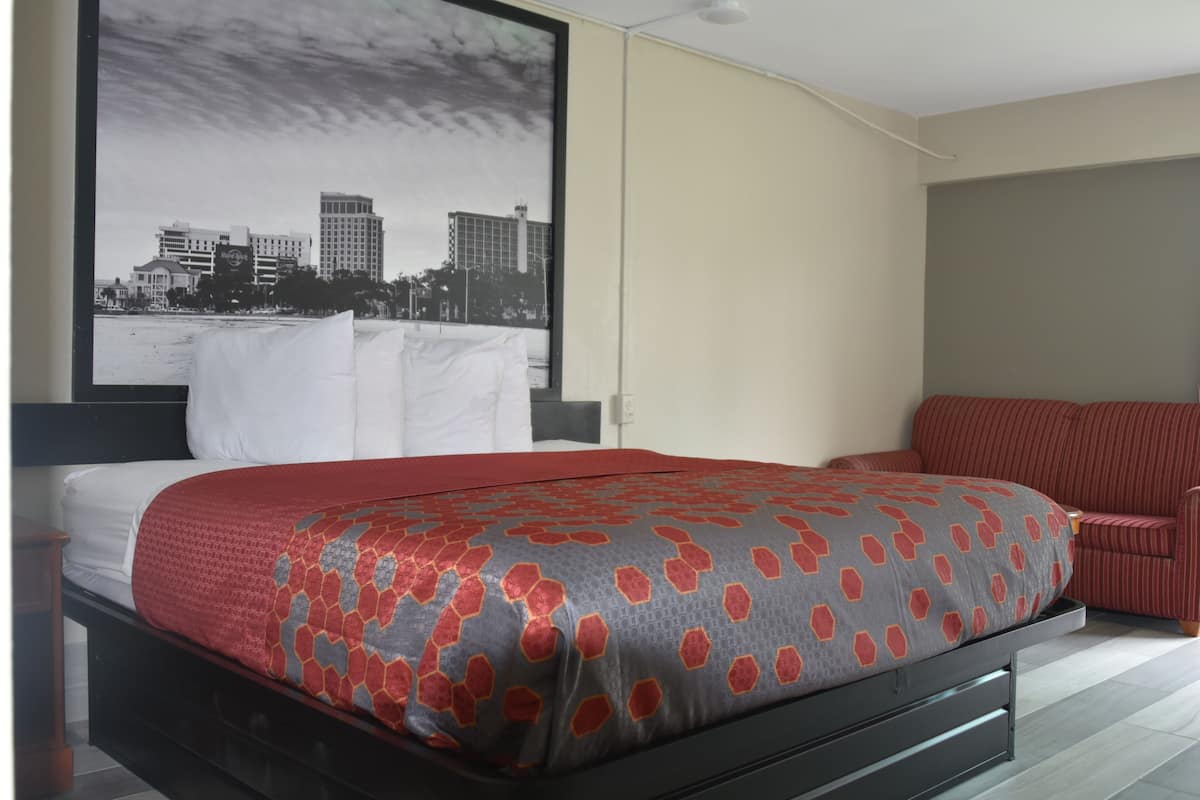Room, 1 King Bed, Non Smoking (Interior Room) | Blackout drapes, free WiFi, bed sheets, wheelchair access