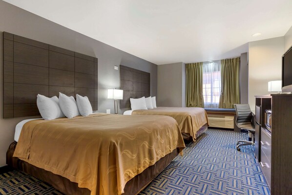 Premium bedding, iron/ironing board, free cribs/infant beds - Quality Inn Sallisaw (Sallisaw)