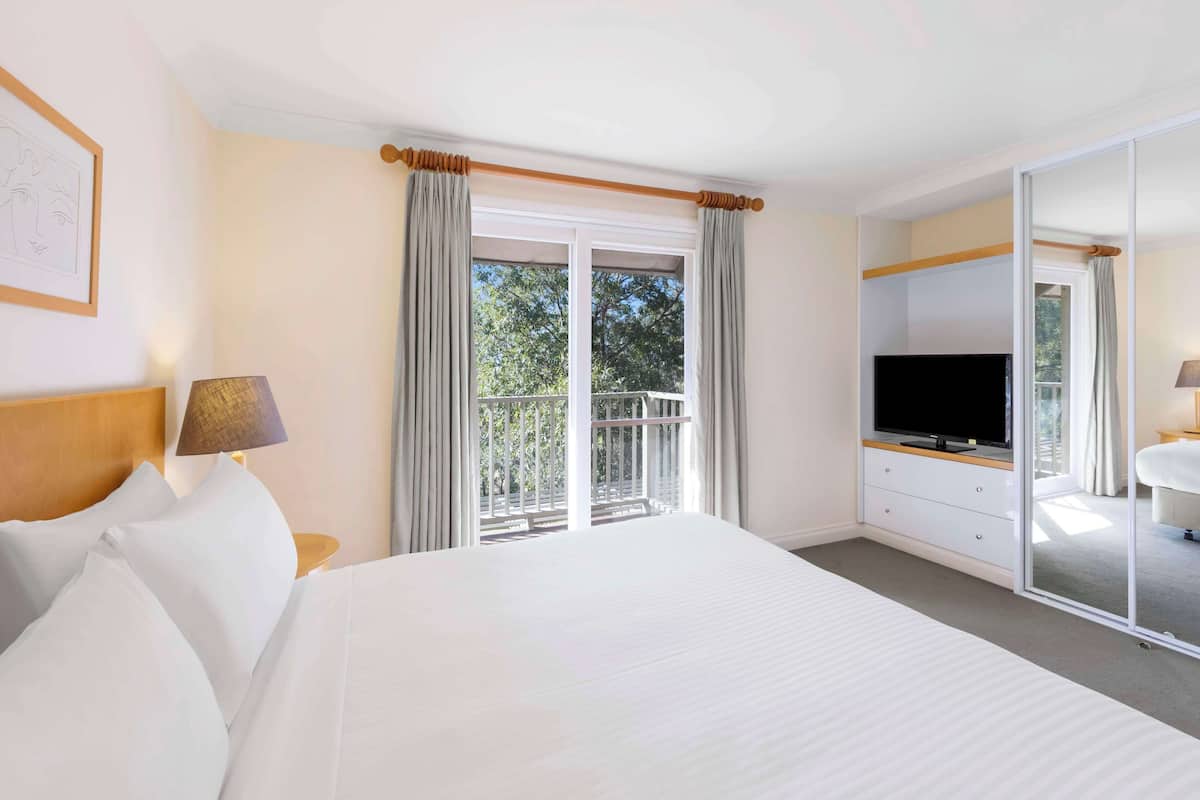 In-room safe, desk, laptop workspace, iron/ironing board