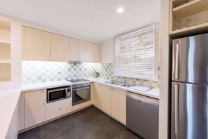 Öryggishólf í herbergi, skrifborð, vinnuaðstaða fyrir fartölvur