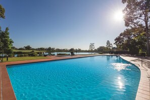 3 outdoor pools, pool umbrellas, pool loungers