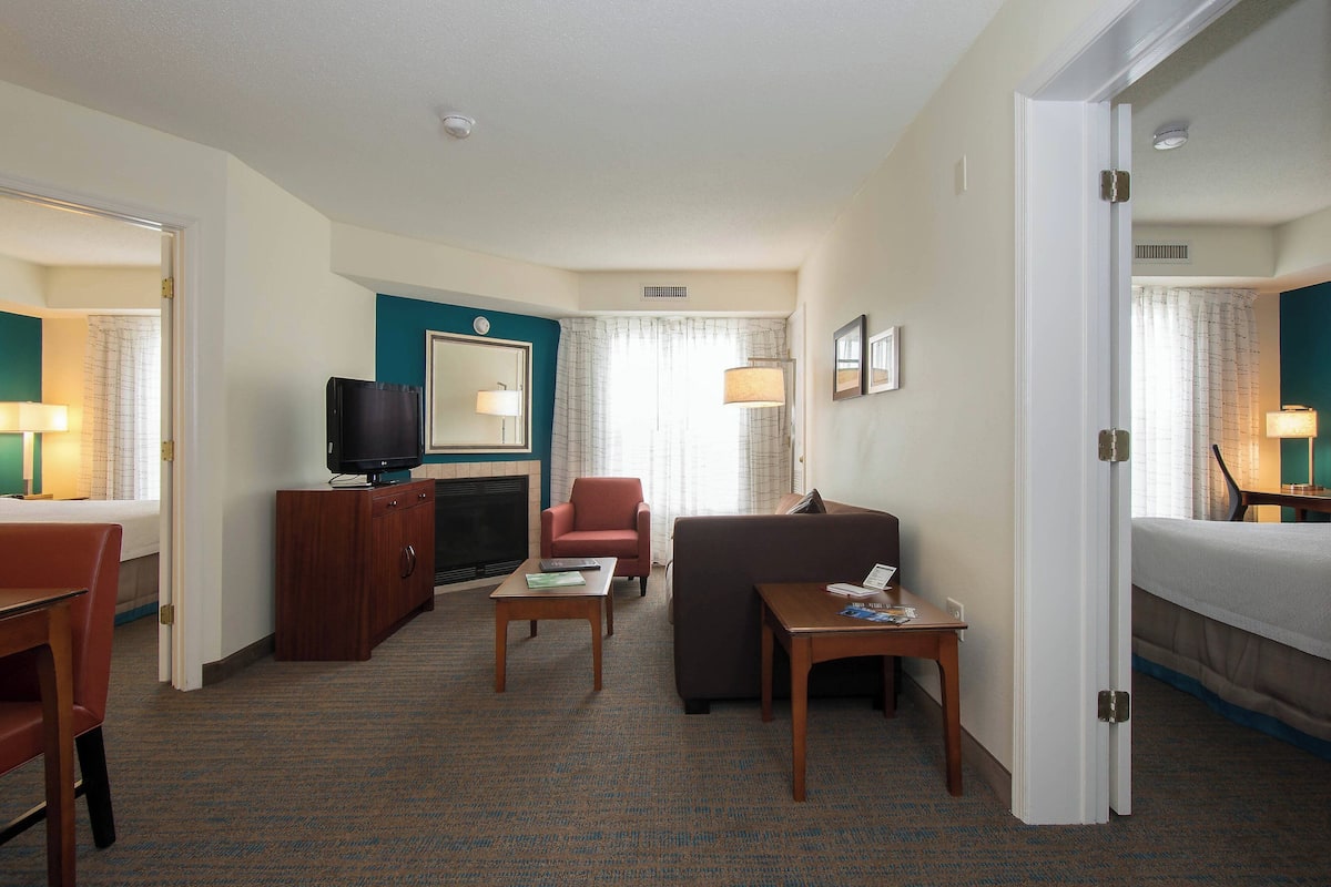 2 Bedroom Suite, 1 King Bed 1 Queen Bed, Fireplace | 1 bedroom, desk, laptop workspace, iron/ironing board