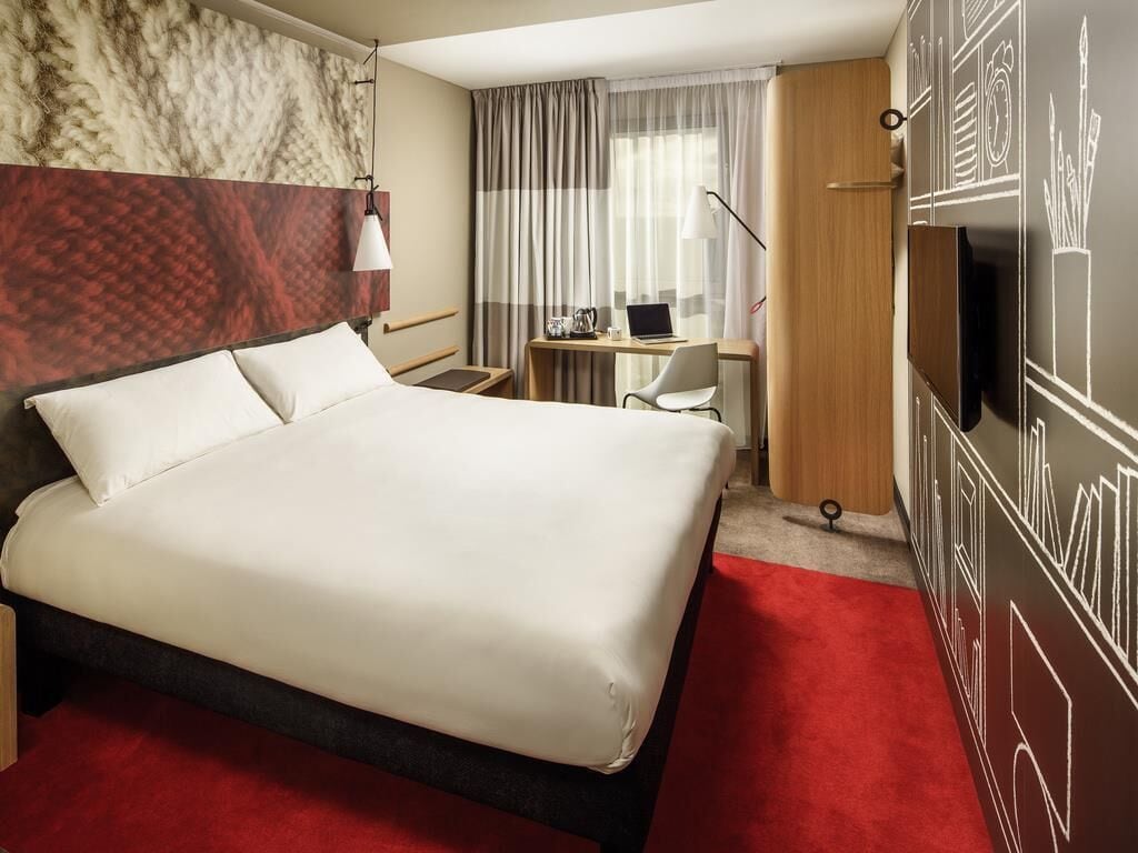 Habitación doble, 1 cama matrimonial | Escritorio, tabla de planchar con plancha, wifi gratis y ropa de cama 