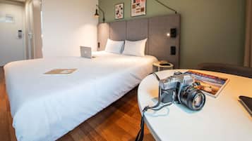 Standard Double Room, 1 Double Bed | In-room safe, desk, blackout drapes, soundproofing