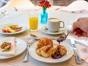 Tägliches Frühstücksbuffet (64 BRL pro Person)
