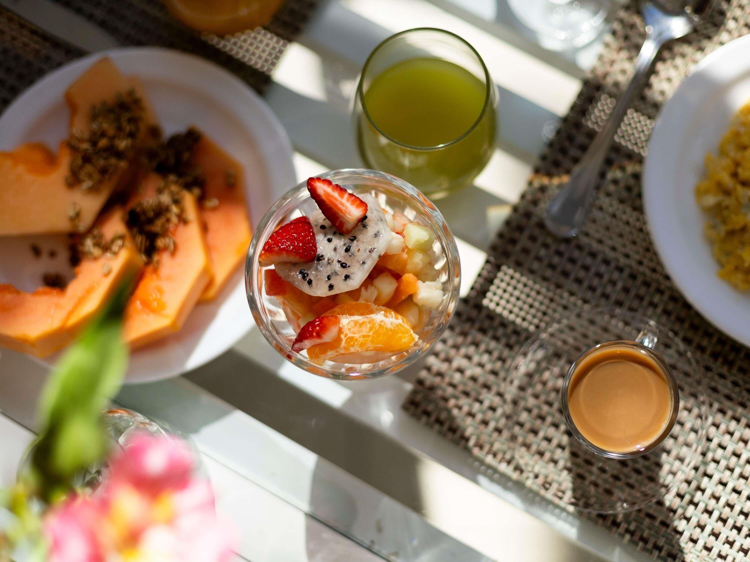 Sarapan prasmanan setiap hari dengan biaya tambahan
